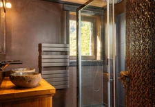 ULTRA-PREMIUM ALPINE COMPLEX of 3,500 m² in TIGNES (73) 5 Chalets, ski-in/ski-out access, view, swimming pool. 