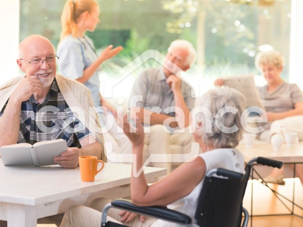 Local/bureau à vendre à  TOURNUS  (71) - Maison Partagée pour Seniors ou Intergénérationnelle - Avec restaurant.