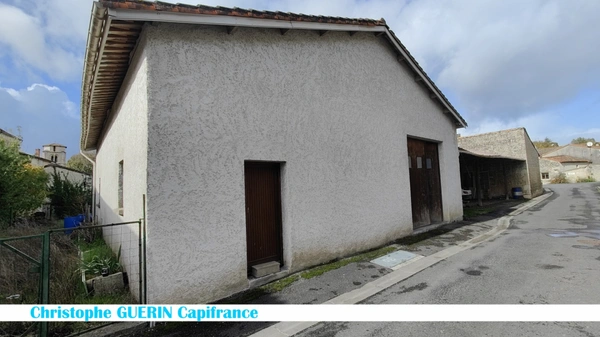 Grange proche de MONTIGNAC CHARENTE (16)