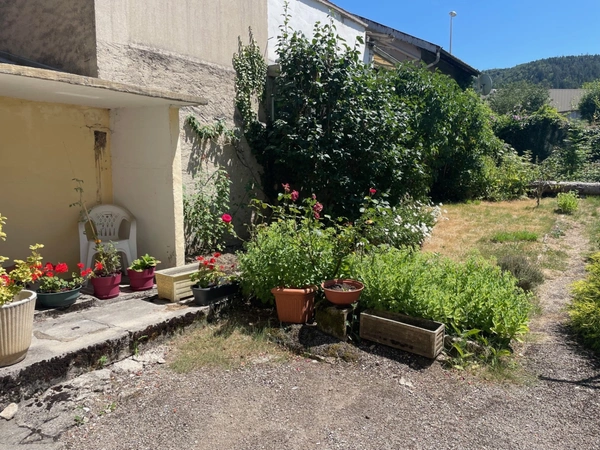 Dpt Ain (01), à vendre OYONNAX maison P4   