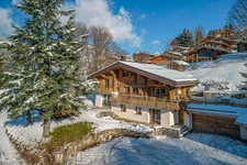 Chalet traditionnel de prestige – Accès direct aux pistes de ski à LA CLUSAZ (74)