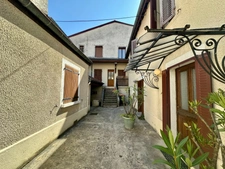 Dpt Ain (01), à vendre OYONNAX maison P4   