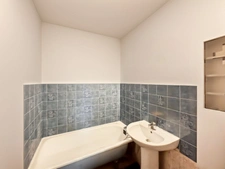 Angers – Quartier Roseraie Appartement T3 traversant avec large balcon d’angle, cave et parking er de la Roseraie découvrez cet appartement T3 qui of
