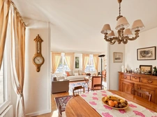 Luxury 130 m2 Type 4 apartment with elevator and garage at the foot of the castle and close to Angers train station