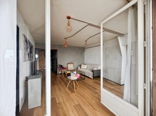 ANGERS proche du centre : Appartement T5 rénové avec 4 chambres, balcon filant, cave, ascenseur, gardien et tramway en bas