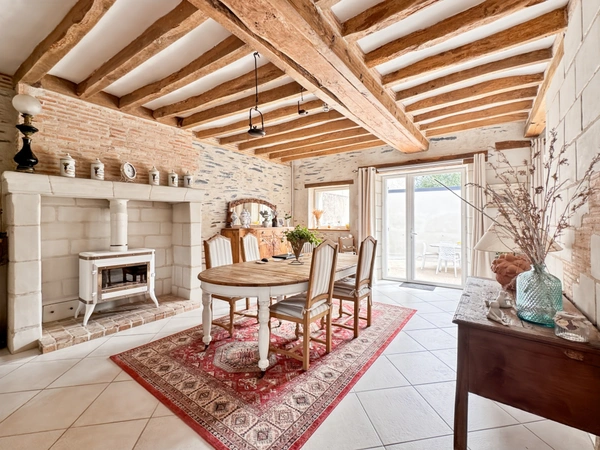 PROPRIÉTÉ DE CARACTÈRE EN BORD DE LOIRE – 210 m² – 2470 m² DE TERRAIN – LES PONTS-DE-CÉ