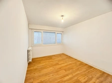 ANGERS – Bel appartement T4 rénové et lumineux de 75 m2 avec loggia, balcon, cave, parking.