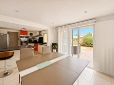 Angers – Maison familiale de 170 m², cinq chambres, Garage et grand jardin sans vis-à-vis