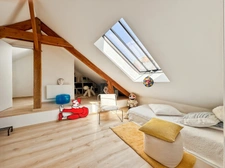 Postcard view of the Maine: Atypical house and separate 300 m2 apartment playing on volumes, light and perspectives 