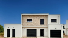 BRAIN SUR L'AUTHION : Belle maison contemporaine d'architecte avec vie de plain-pied, 4 chambres, garage et jardin. 