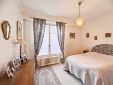 Luxury 130 m2 Type 4 apartment with elevator and garage at the foot of the castle and close to Angers train station