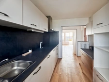 ANGERS – Bel appartement T4 rénové et lumineux de 75 m2 avec loggia, balcon, cave, parking.