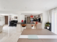 Angers – Maison familiale de 170 m², cinq chambres, Garage et grand jardin sans vis-à-vis