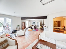 Maison de caractère entièrement rénovée – 212 m² sur parcelle de 2900 m2 – Écrin de verdure dans le centre de Mûrs-Érigné