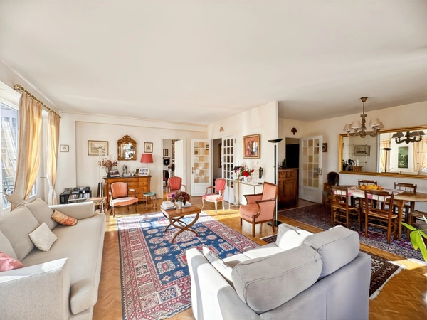 Appartement Type 4 130 m2 de standing avec ascenseur et garage au pied du château et proche de la gare d'Angers