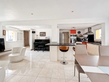Angers – Maison familiale de 170 m², cinq chambres, Garage et grand jardin sans vis-à-vis