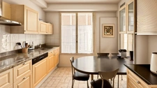 Luxury 130 m2 Type 4 apartment with elevator and garage at the foot of the castle and close to Angers train station
