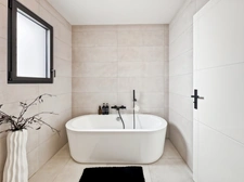 Angers : Maison contemporaine d'architecte de 210 m2 avec piscine et studio indépendant 