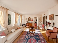 Luxury 130 m2 Type 4 apartment with elevator and garage at the foot of the castle and close to Angers train station