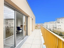 Angers /Ponts de Cé : Appartement T3 lumineux récent avec terrasse de 11,50 m2 et parking 