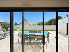 SAINT-BARTHÉLEMY-D’ANJOU – PROPRIÉTÉ CONTEMPORAINE D’EXCEPTION – PISCINE – ESPACE BIEN-ÊTRE