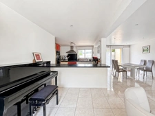 Angers – Maison familiale de 170 m², cinq chambres, Garage et grand jardin sans vis-à-vis