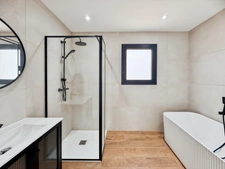 BRAIN SUR L'AUTHION : Belle maison contemporaine d'architecte avec vie de plain-pied, 4 chambres, garage et jardin. 