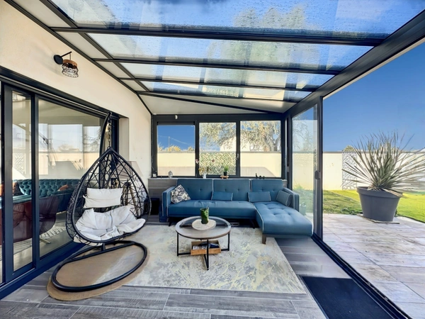 Maison d’architecte contemporaine connectée BBC 188 m² avec prestations d'exception sur parcelle de 750 m² avec piscine 