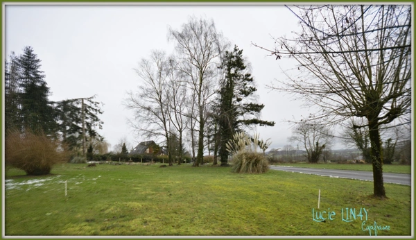 Grand terrain avec belle vue