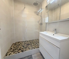 Appartement en excellent état à vendre 3/4 pièces MEYZIEU (69), au calme, avec vue dégagée sur la nature, proche de tout.