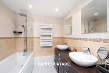 Montpellier, Dpt Hérault (34), Appartement de 118 m² traversant - Terrasse et garage fermé
