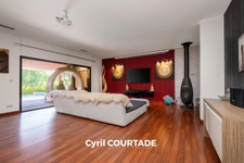 Le Grau d'Agde, Dpt Hérault (34), Propriété contemporaine de 222 m² avec piscine à débordement - Terrain de 2760 m²