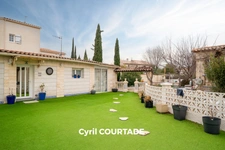 Maison lumineuse avec piscine et dépendance. Terrain de 1250 m²