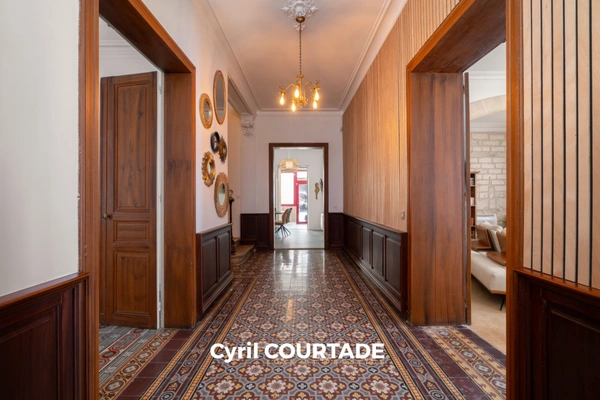 Montpellier, Dpt Hérault (34), Maison bourgeoise de 272 m² alliant raffinement et confort
