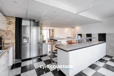 Montpellier, Dpt Hérault (34), Appartement de 118 m² traversant - Terrasse et garage fermé
