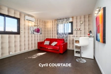 Le Grau d'Agde, Dpt Hérault (34), Propriété contemporaine de 222 m² avec piscine à débordement - Terrain de 2760 m²