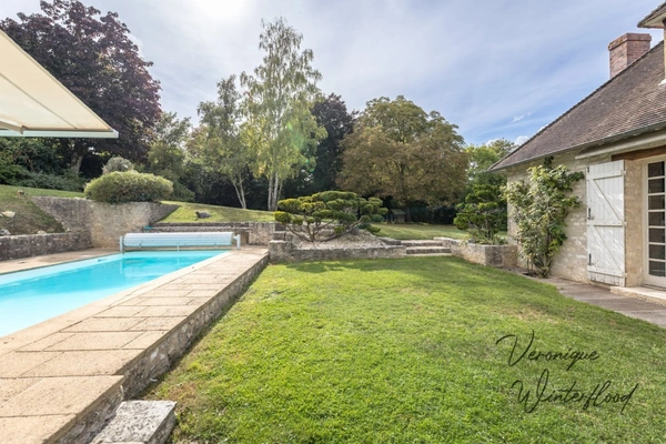 Propriete à vendre 9 pièces GOUSSONVILLE (78)-245m²-4 chambres-piscine-2 garages-4440m²