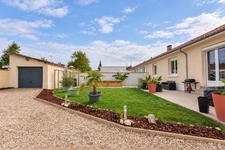Maison à vendre 4 pièces MANTES LA JOLIE (78)Maison plein pied 65m²-2 chambres-garage-piscine-terrain 486m²