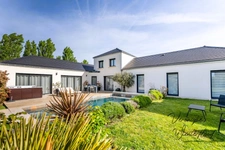 Maison à vendre 6 pièces EVREUX (27)203m²-4 chambres-sous-sol-garage-piscine-1064m²