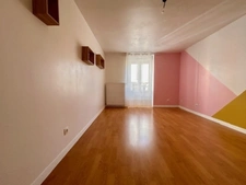 Maison à vendre 5 pièces JUZIERS (78)-90m²-3 chambres-parking-cave-131m²