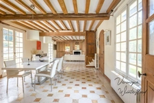 Propriete à vendre 9 pièces GOUSSONVILLE (78)-245m²-4 chambres-piscine-2 garages-4440m²