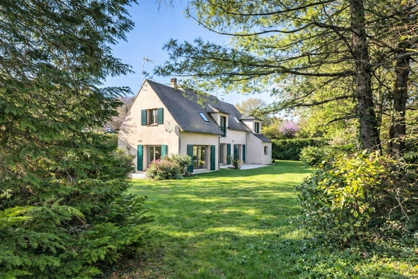 Maison à vendre 8 pièces GUERVILLE (78) 185m²- 4 chambres- garage-terrain 1456m²