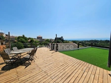 MAISON SPACIEUSE ET ATYPIQUE, 182M2 HABITABLES, 3 CHAMBRES, GRANDE TERRASSE AVEC VUE DÉGAGÉE et IMPRENABLE,10MIN DE L’AUTOROUTE, 1H DE LYON