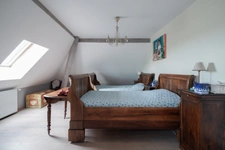 Dpt Saône et Loire (71), for sale near MACON P9 house of 239m² - Land of 1634 m² -   