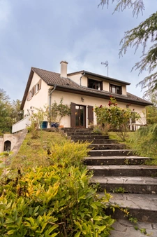 Maison à vendre 7 pièces proche de MACON (71)