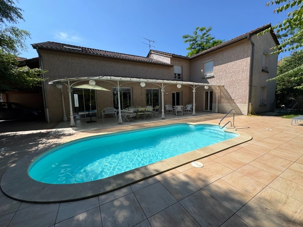 Maison à vendre 8 pièces CHARNAY LES MACON (71)