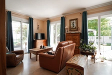 Dpt Saône et Loire (71), for sale near MACON P9 house of 239m² - Land of 1634 m² -   