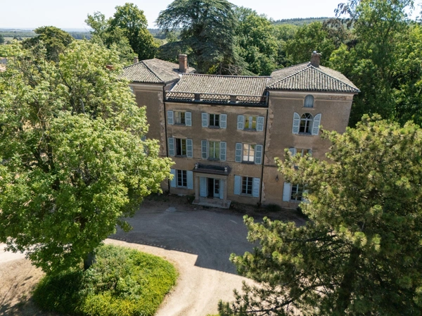 Propriete à vendre 14 pièces proche de MACON (71)