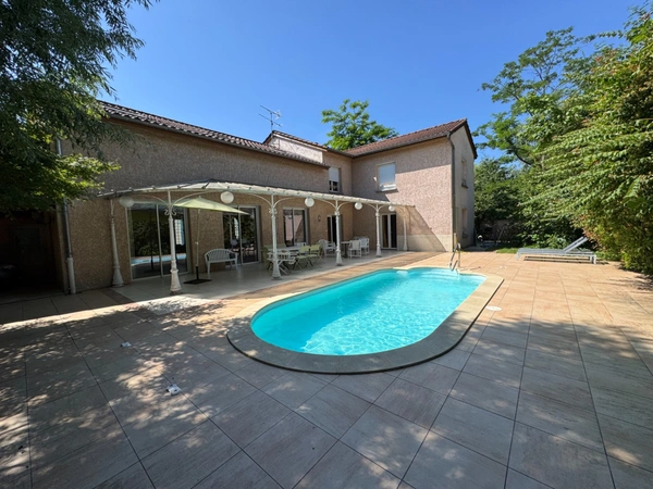 Maison à vendre 8 pièces CHARNAY LES MACON (71)