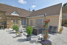 CHARMING FARMHOUSE + GUEST HOUSE – BRÉVAL 78980